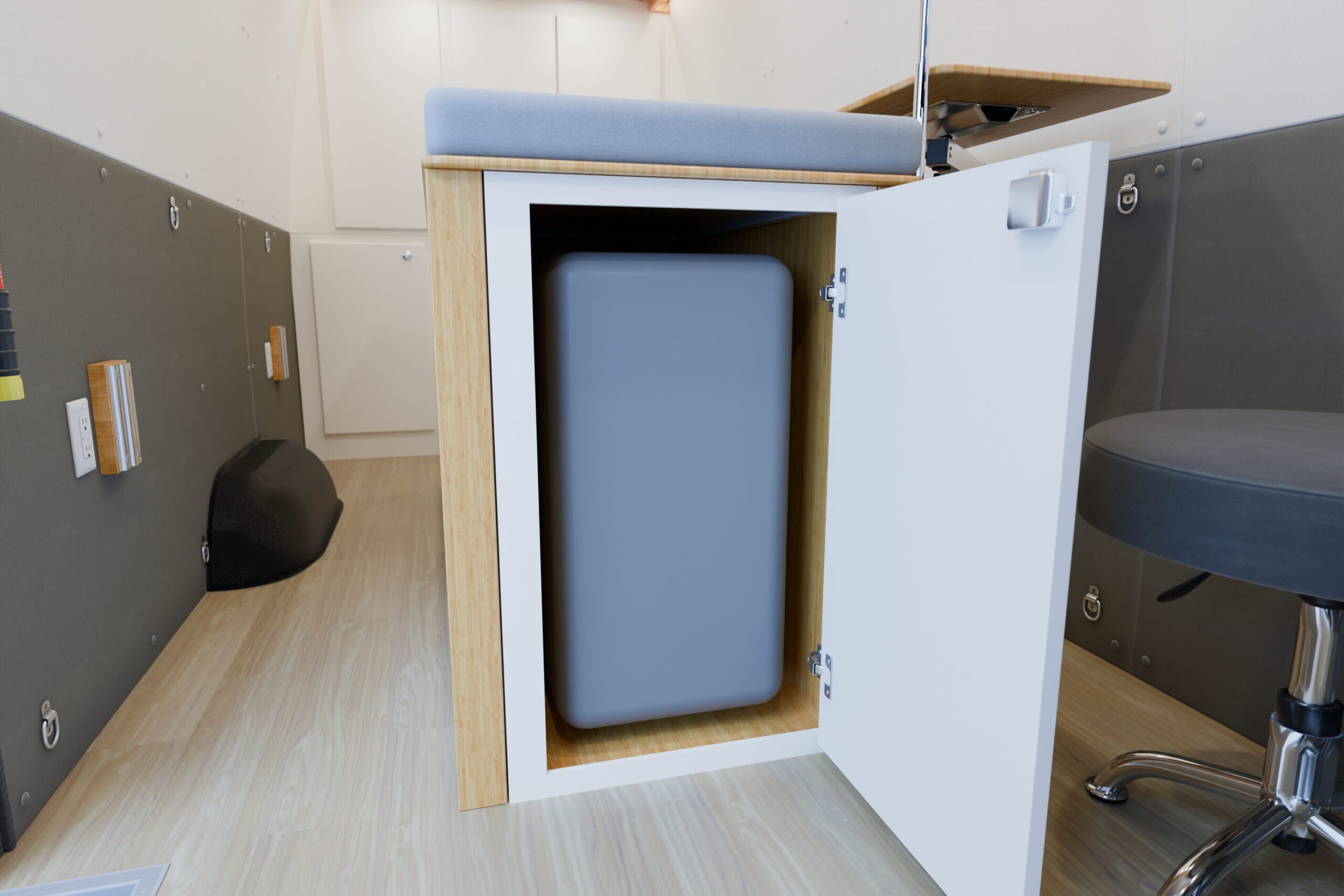 008.interior.cubbyfront 002