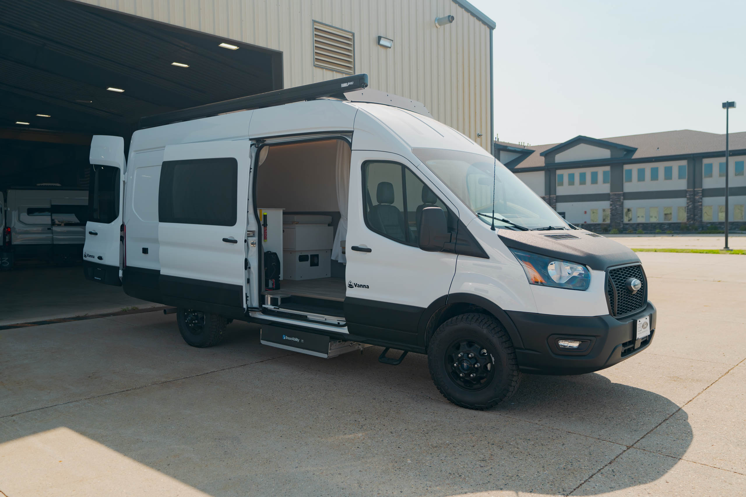 Vanna mobile medical van, mobile health clinic van for medical outreach
