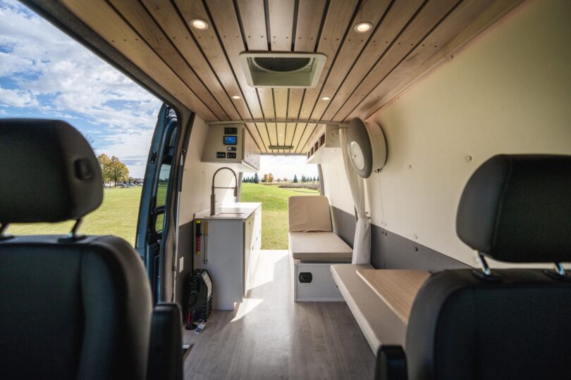 Mobile Health Clinic Medical Van Mercedes Sprinter Awd (1)